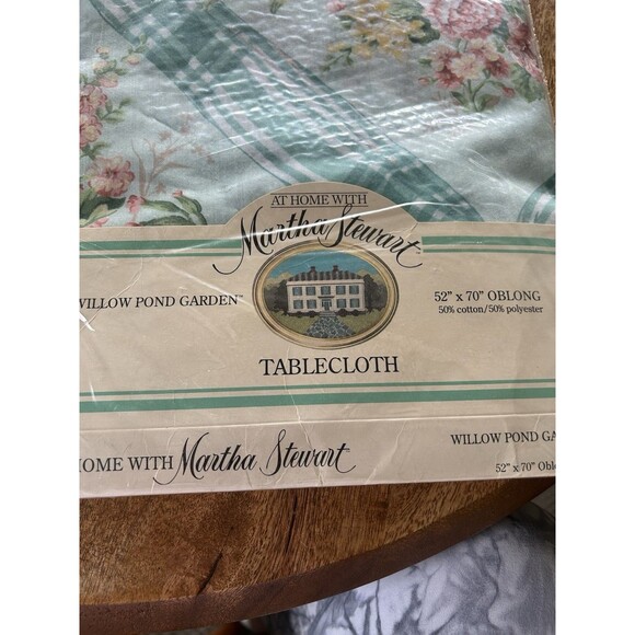 At Home With Martha Stewart Tablecloth “Willow Pond Garden” 52x70 Oblong - Picture 3 of 4